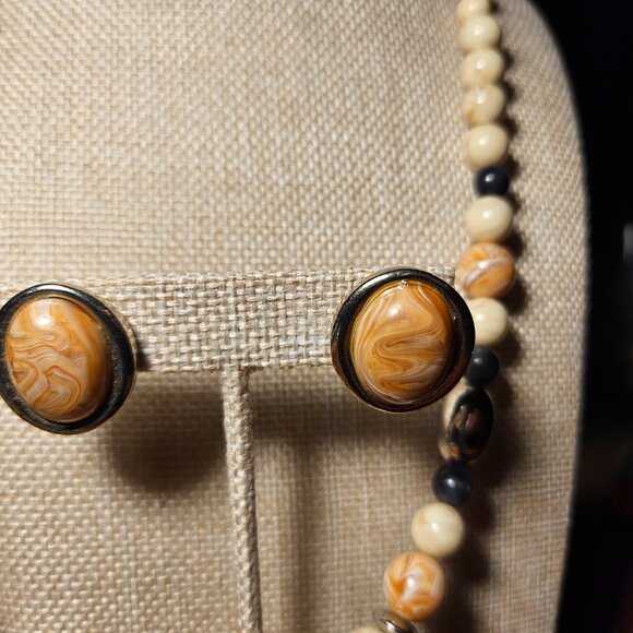 Avon Desert Sands Peach/Beige Necklace and Earrings form 1988 - Picture 2 of 4